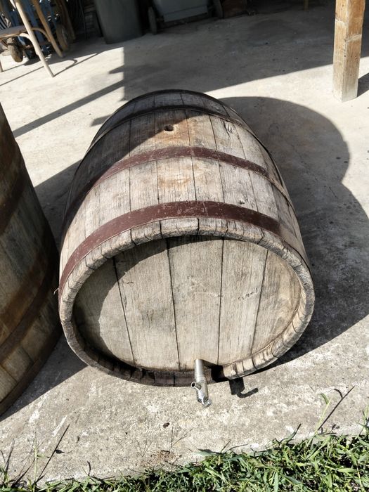Butoie lemn  cireș 100/200/300 litri cadă vin cireș