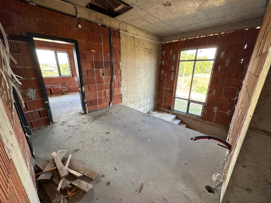 Продава се Промишлена сграда в с. Козаревец, Област Велико Търново - 6861 кв.м за 100 €/кв.м - Снимка #8