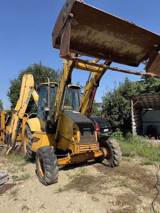 De vanzare buldoexcavator Komatsu WB93R