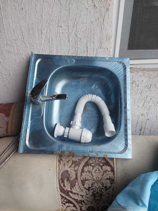 Унитаз , смеситель