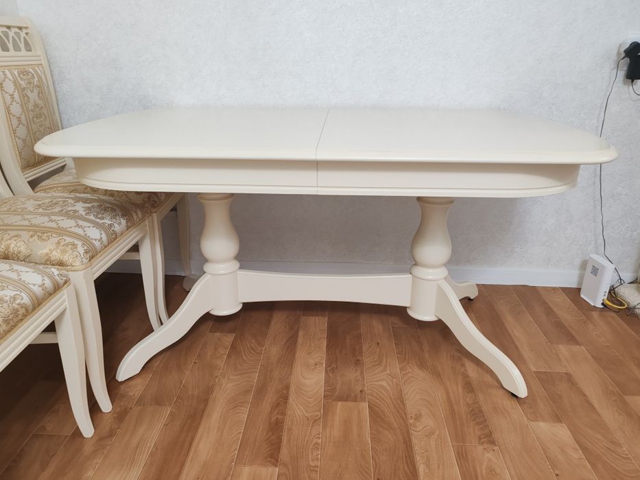 Продам стол со стульями в отличном состоянии