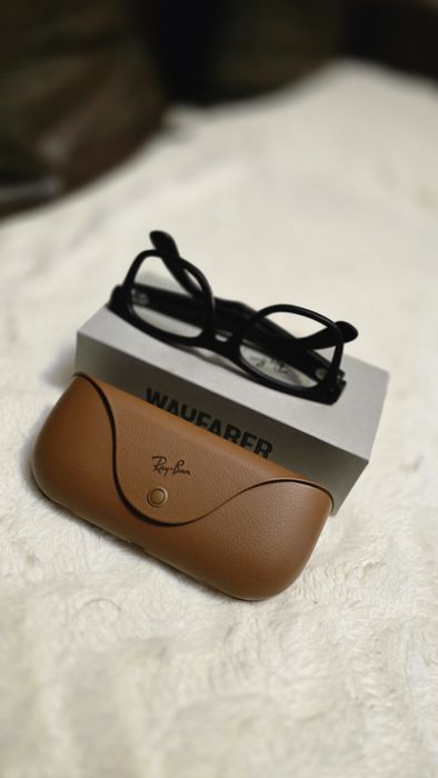 Vând ochelari Rayban Meta Wayfarer 
Produsul e
