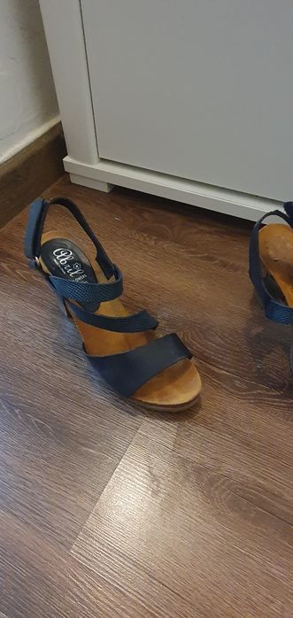 Sandale piele stare foarte buna
