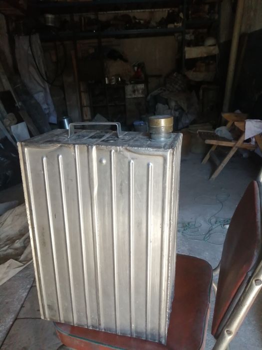 Продам канистры нерж. алюмин. Пластик