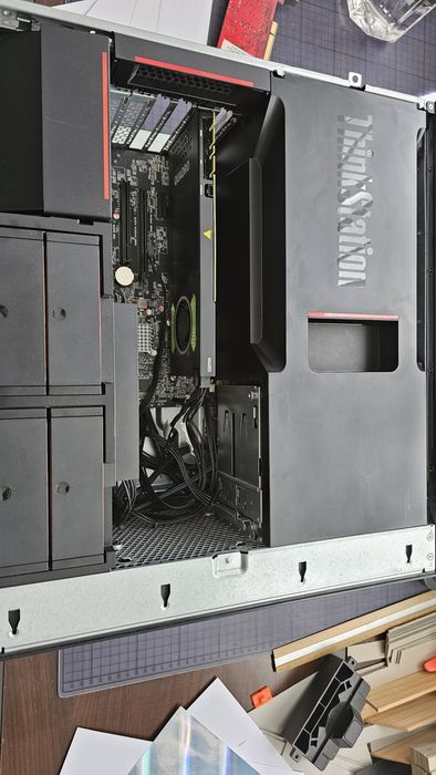 Workstation / statie grafica Lenovo P510, Xeon 2680v4, 14core/28 threads, 32GB ECC, Nvidia quadro M4000