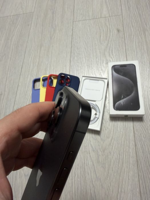 Iphone 15 Pro 128 gb cu garantie, impecabil