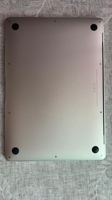 Продам macbook без царапин