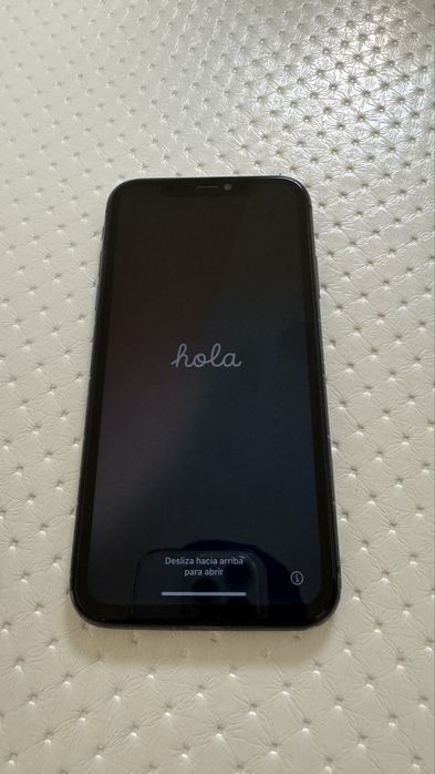 Продам Айфон 11 64 гб