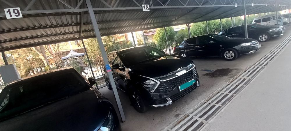 KIA Sportage STYLE LIGHT pozitsiya sotiladi.