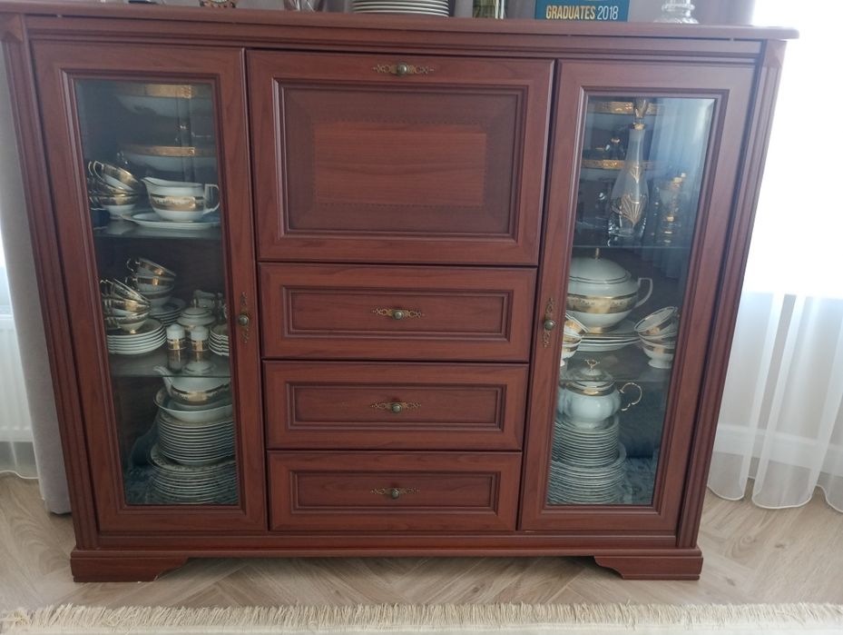 Продаю Комода из красного дерева