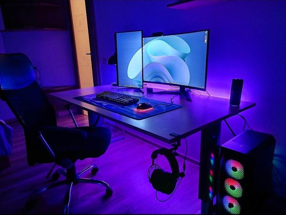 PC gaming complet cu monitoare incluse si periferice