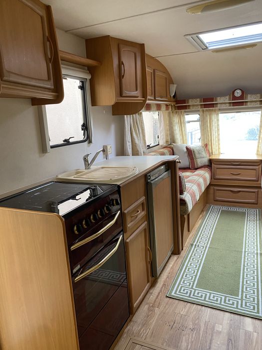 Каравана Avondale Rialto