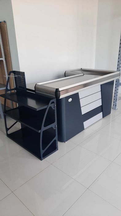 Прикассовые стеллажи, дисплей на кассу