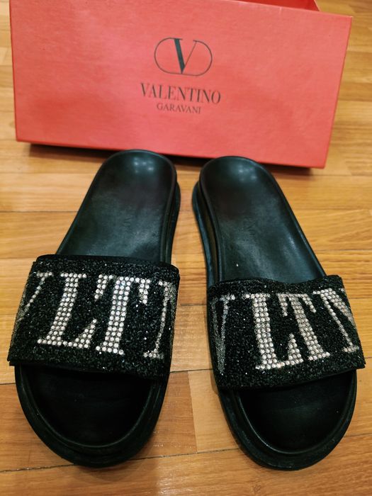 Papuci valentino