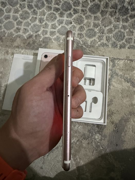 Продам айфон 7 32 гб