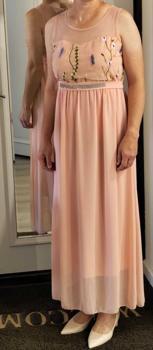 Платье розовое р.46