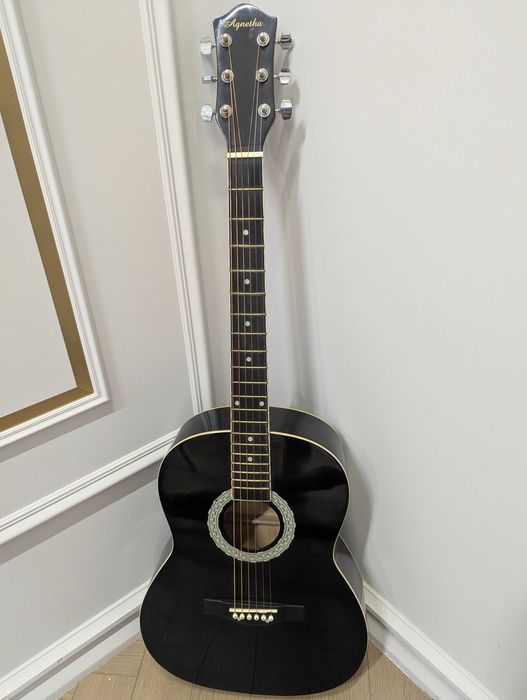 Акустическая гитара agnetha