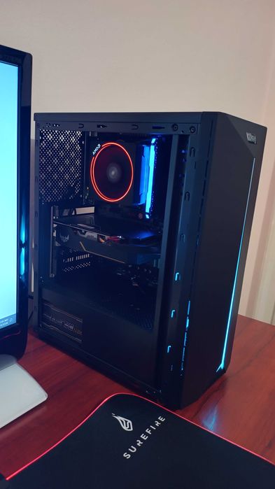 Vand 2 pc  uri gaming