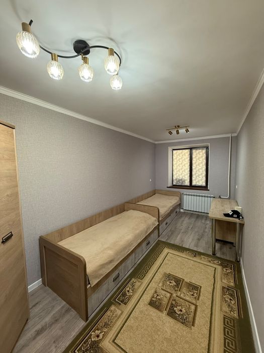Продам квартиру  4 -х комнатную