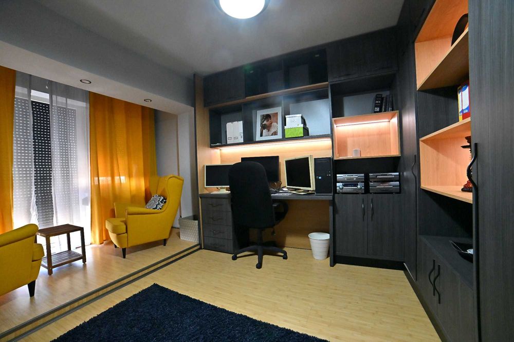 Apartament de vanzare, 4 camere, Rovine - Craiova