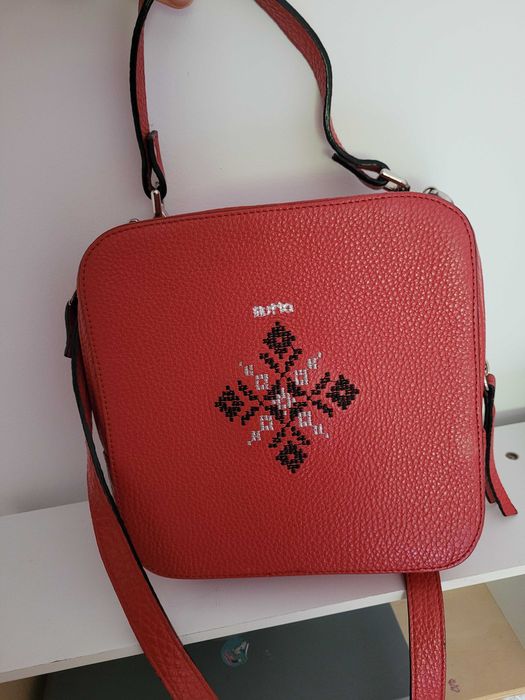 MAGPIE – geanta din piele brodata, rosie, Iutta