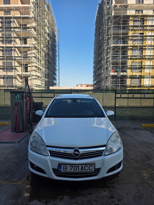 Opel astra station wagon ecobost Fabricatie: 19.08.2009 Combustibil:Motorina Culoare : Alb Putere : 110 Cp