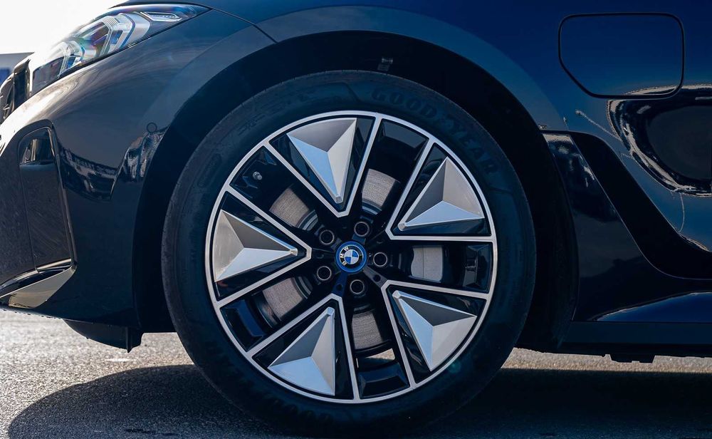 BMW i3 40L Night Sport