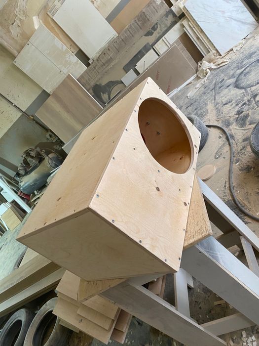 Продам саб с ящиком и усилителем