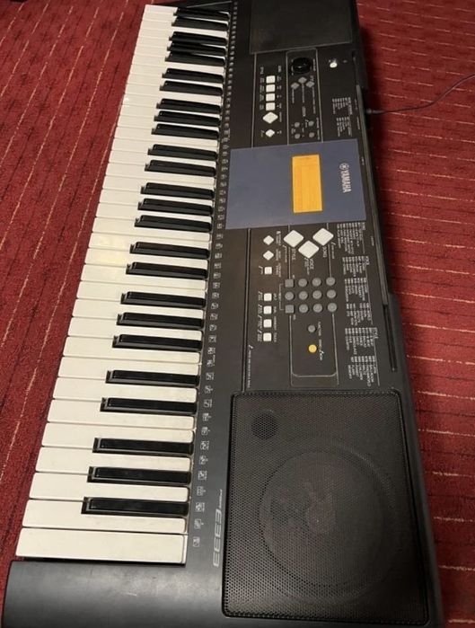Vând orgă Yamaha psr333