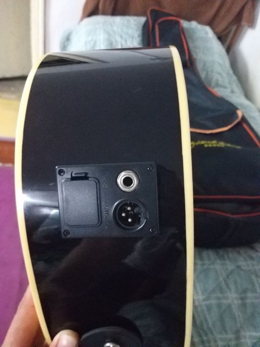 Akustik gitara (Stratos)