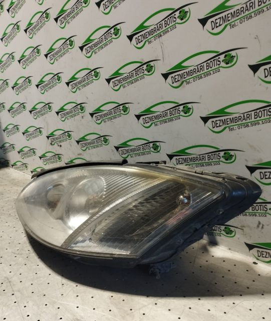 Far stanga Mercedes-Benz S-Class W221