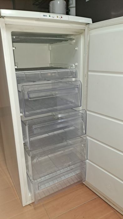 Congelator cu 5 sertare