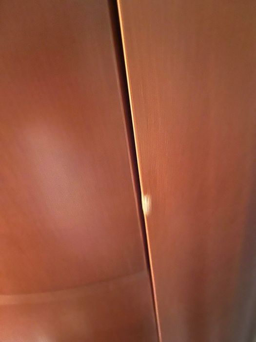 Висок скрин от MDF с чекмеджета – 132 см