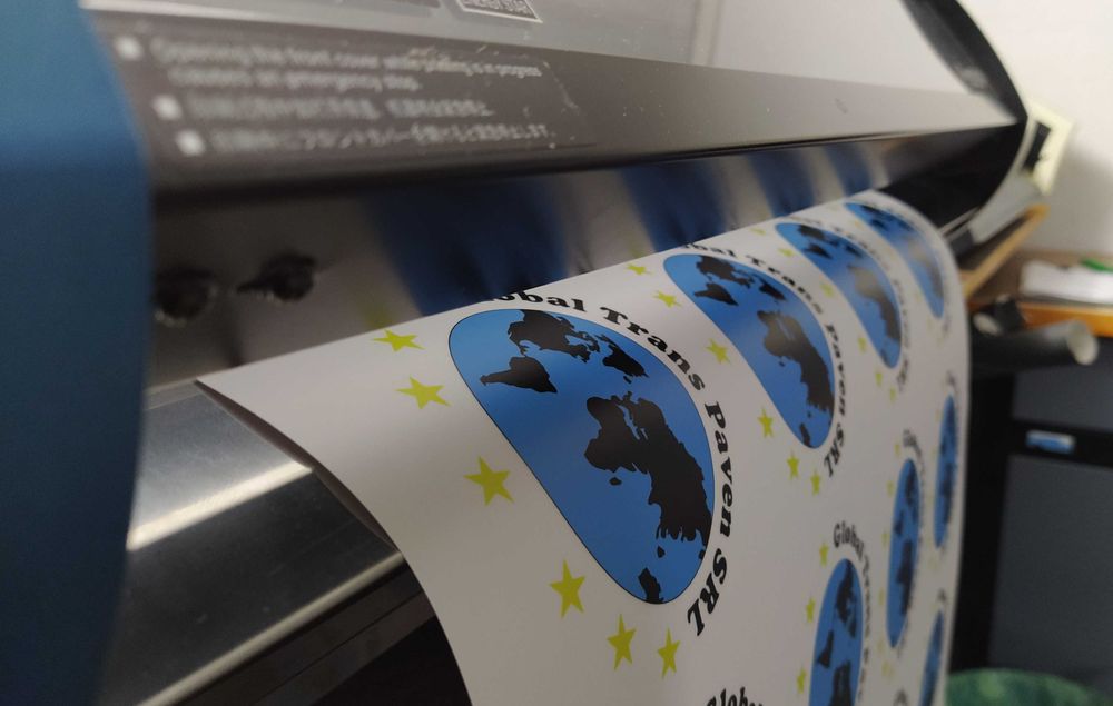 Sticker personalizat