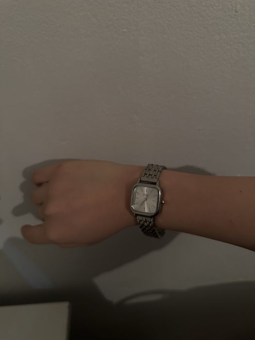 Часы Уни продаам