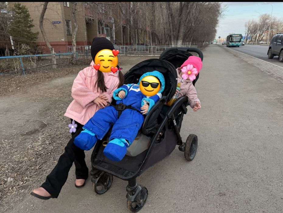 Коляска для близняшек и погодок