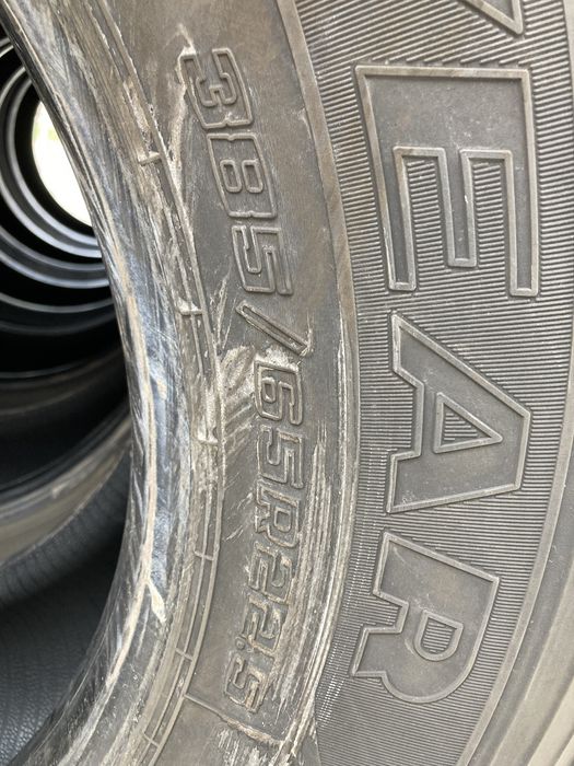 Гуми за камион 385-65-22.5