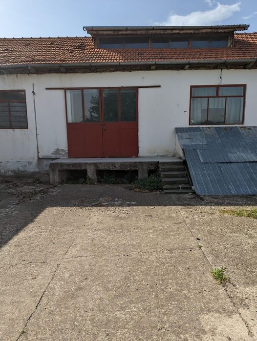 Casa + Spatiu Comercial + Subsol | 480mp Utili | Teren 1000mp | Locatie la strada principala | Campineanca