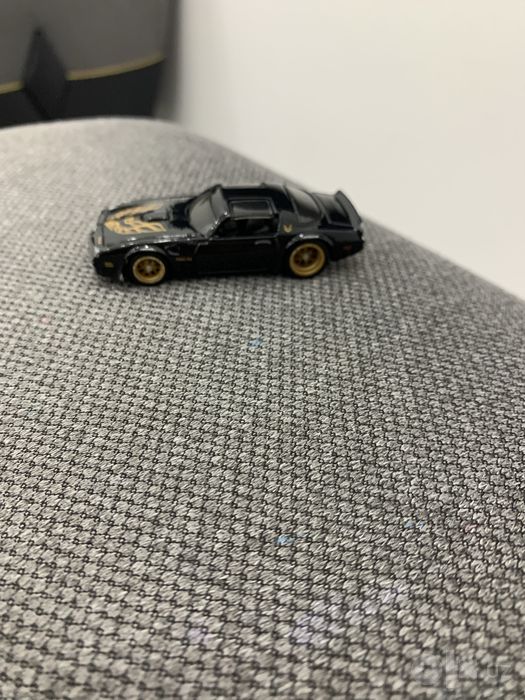 Очень редкая hot wheels pontiac firebird можно снять кузов FNDF