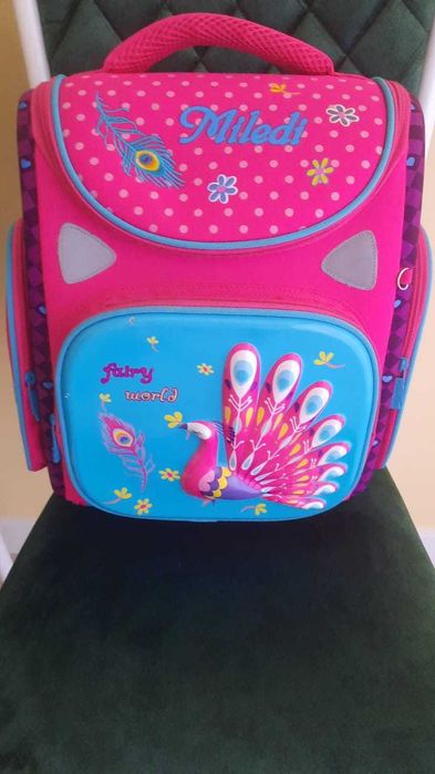 Школьный качественный  рюкзак для девочки