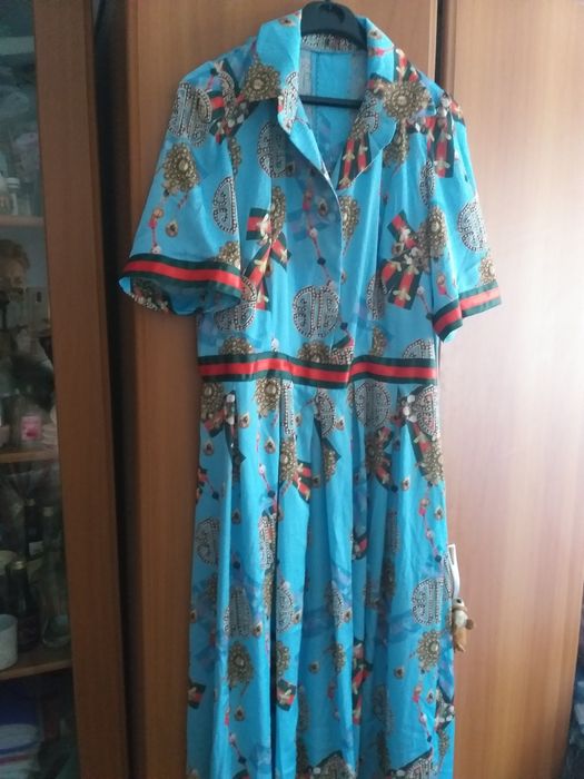 Vand rochie noua si pantofi in buna stare piele 39