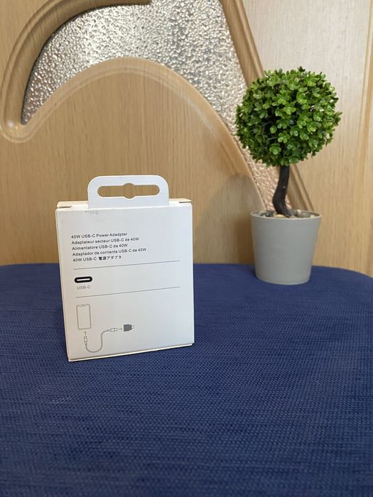 Încărcător USB-C 40W Power Adapter alb – pentru iPhone 16 Pro (NOU)