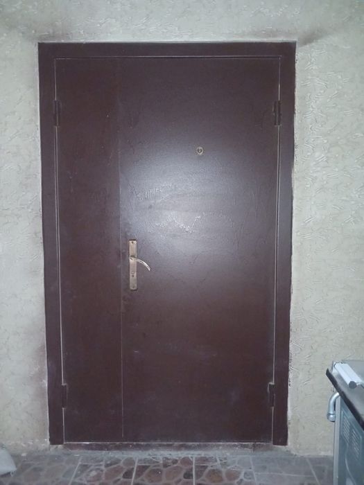 Продается наружные двери