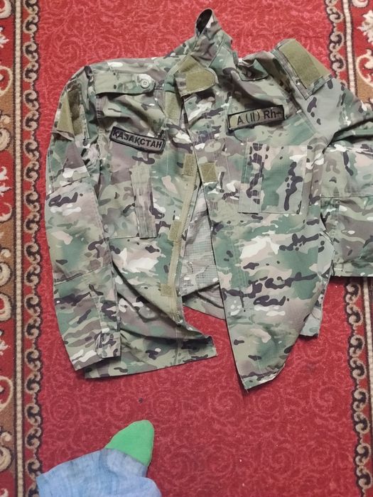 Военный костюм и кепка