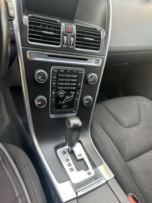 Injectoare Volvo XC 60 2.4 D D5204T3 2012