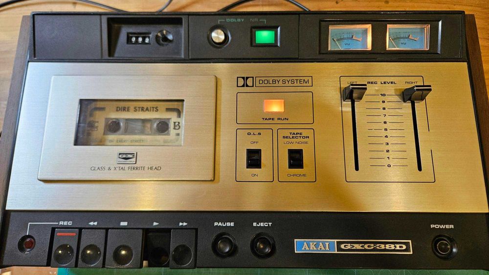 Casetofon vintage AKAI