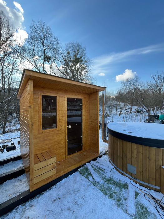 Pachet Sauna Cub & Ciubar Jacuzzi