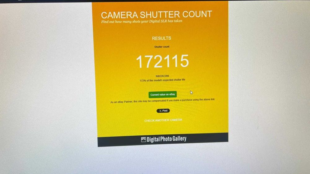 Nikon D90 + doua obiective + Blitz Nikon SB900