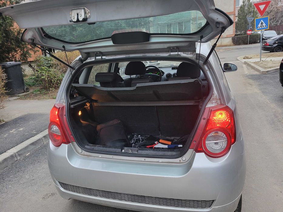 Vând Chevrolet Aveo