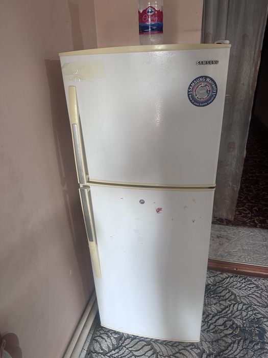 Холодильник Samsung